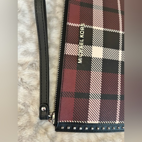 MK jet set XL plaid wristlet - Picture 3 of 8
